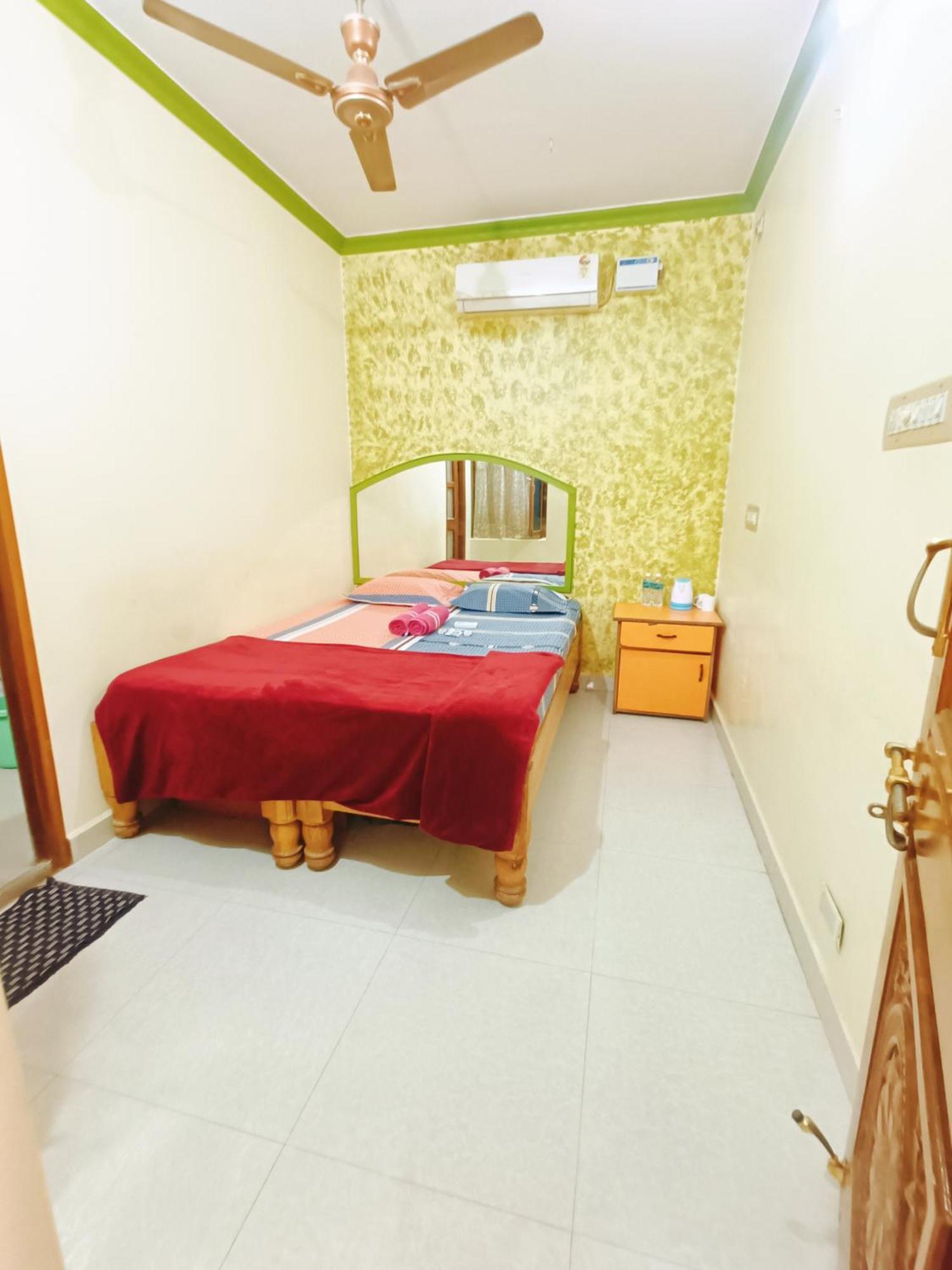 Thilak Home Stay Hampi Exterior foto