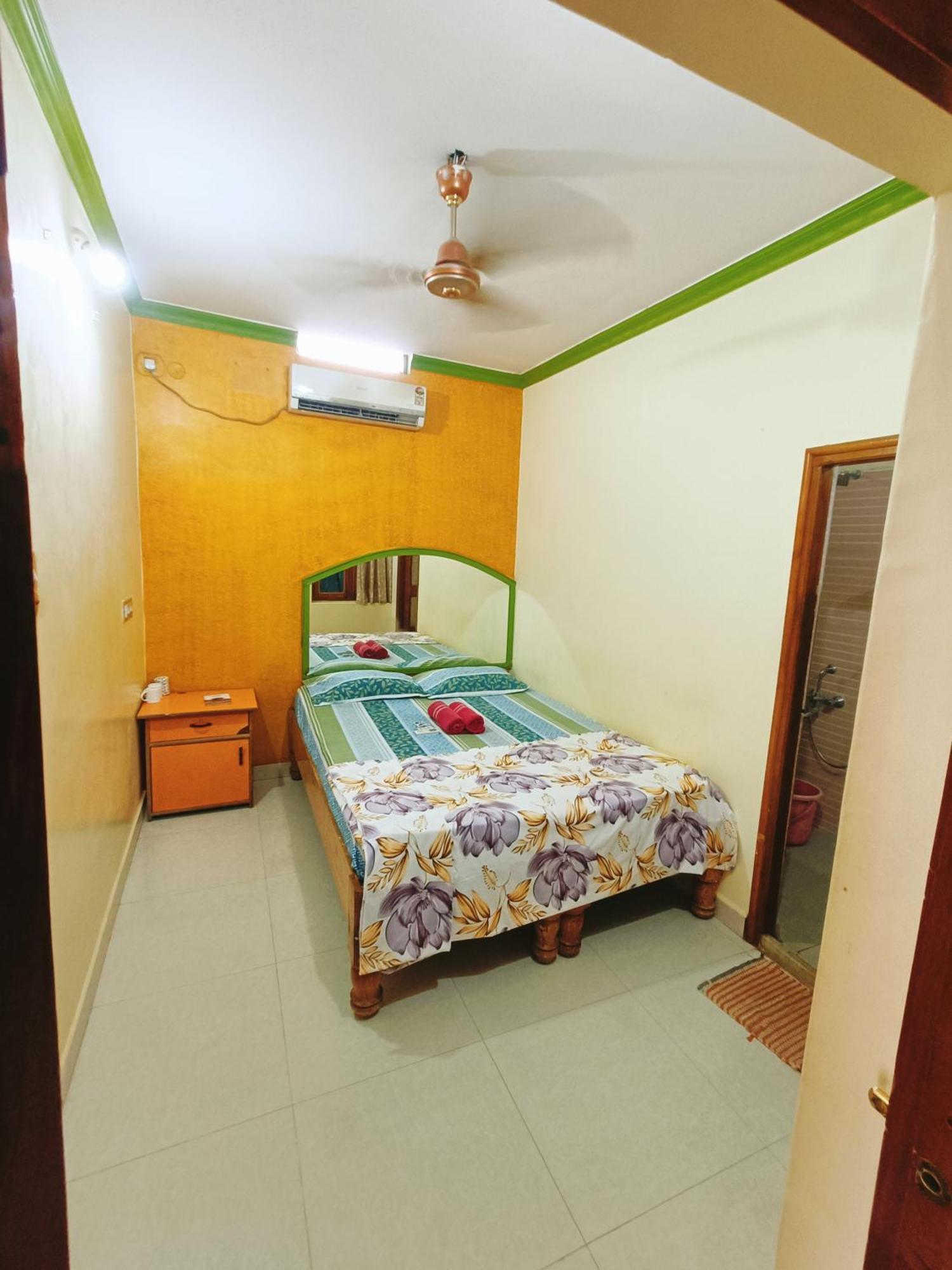 Thilak Home Stay Hampi Exterior foto