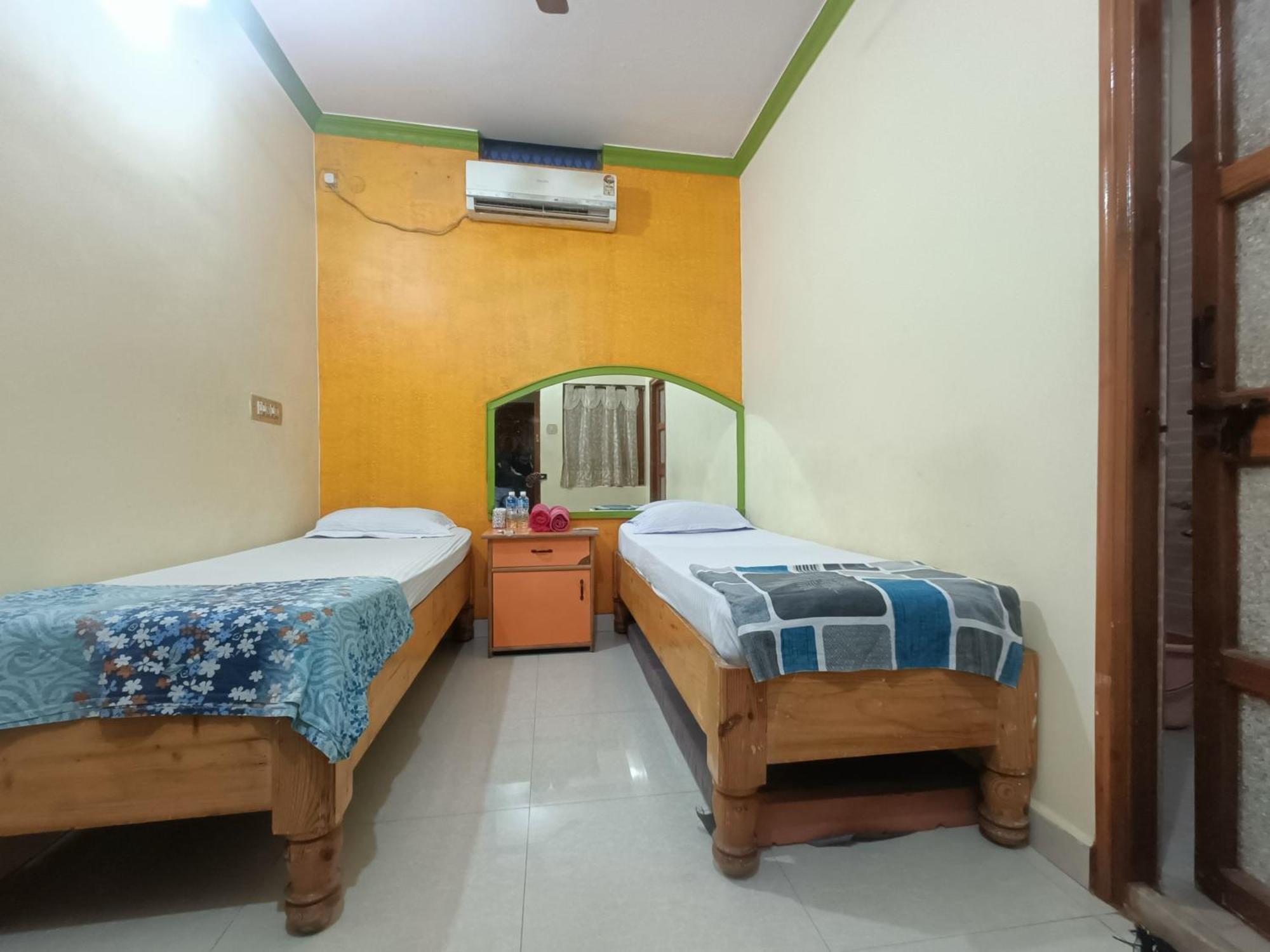 Thilak Home Stay Hampi Exterior foto