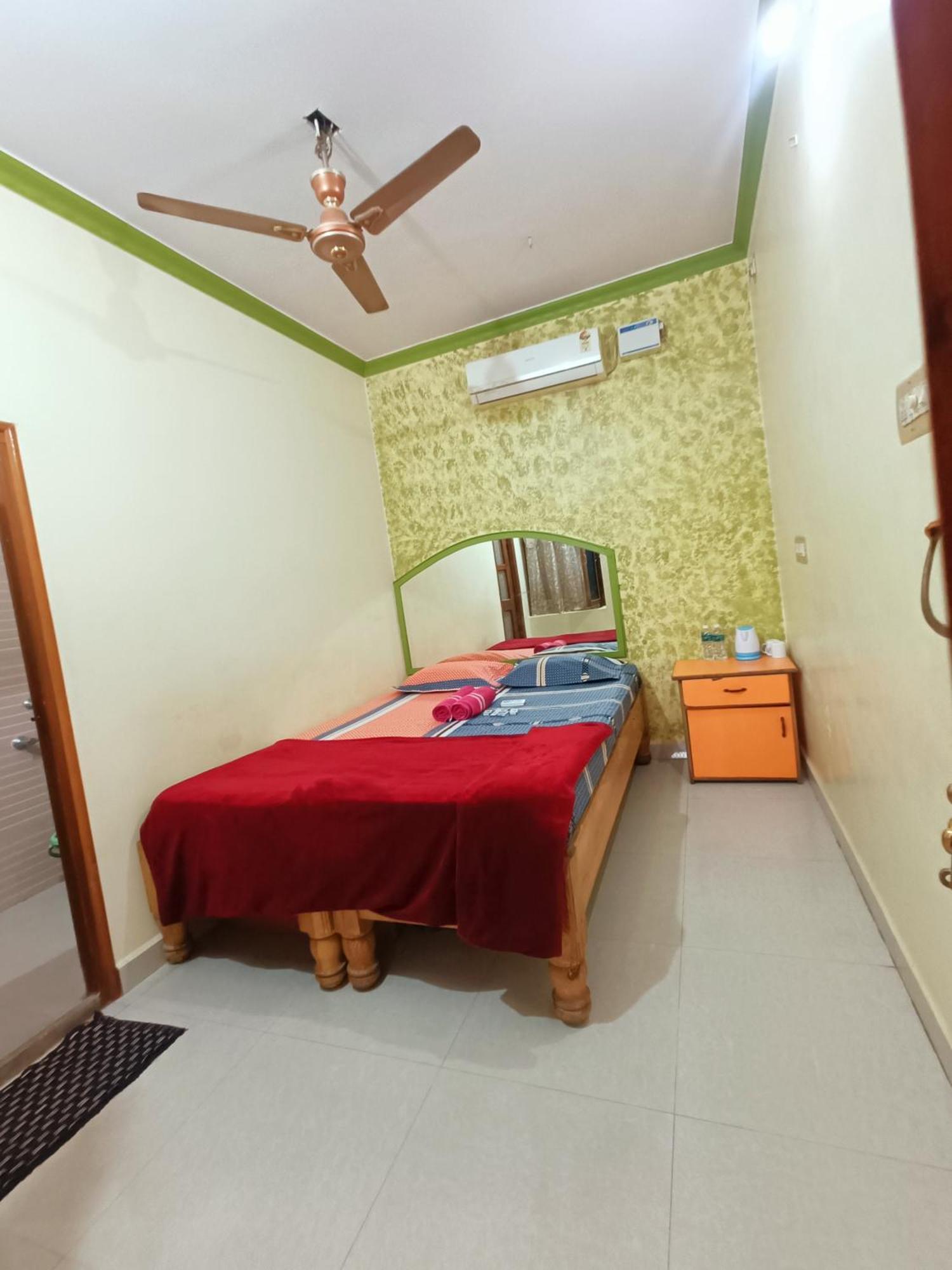 Thilak Home Stay Hampi Exterior foto